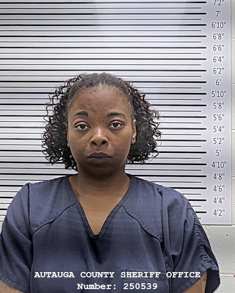 Mugshot of LASHAUNDRA MAE HAMPTON