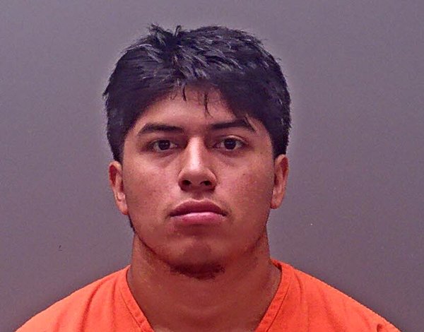 Mugshot of JUNIOR ALEXANDER FLORES