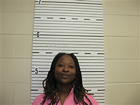 Mugshot of QUINTAZIA LASHAY POWELL