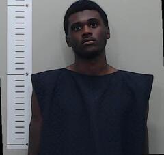 Mugshot of DEAVION ABERCROMBIE