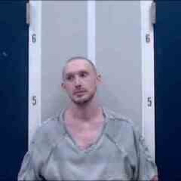 Mugshot of JESSE T GIDDENS