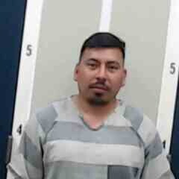Mugshot of SELVIN A REYES-LOPEZ