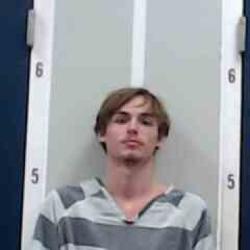 Mugshot of BRAYDEN HARRISON