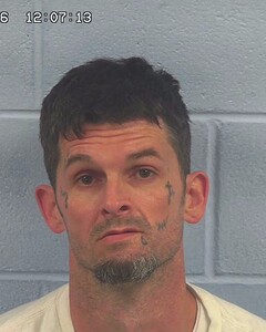 Mugshot of JUSTIN HOLLIS
