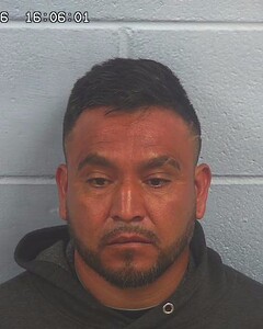 Mugshot of FERNANDO CRUZ-LEON
