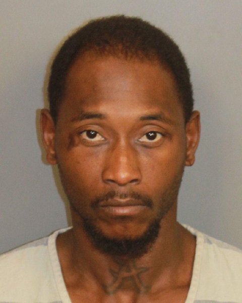 Mugshot of TYDARIUS JAMARR SIMMONS