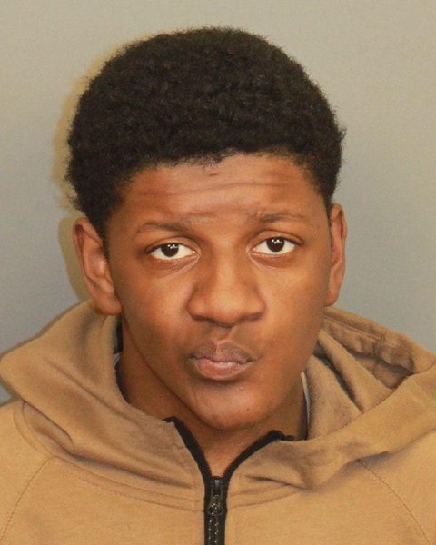 Mugshot of MICHAEL DEWAYNE Junior LEASURE