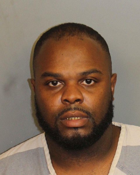Mugshot of DEVEONTE MARTESE BROWN