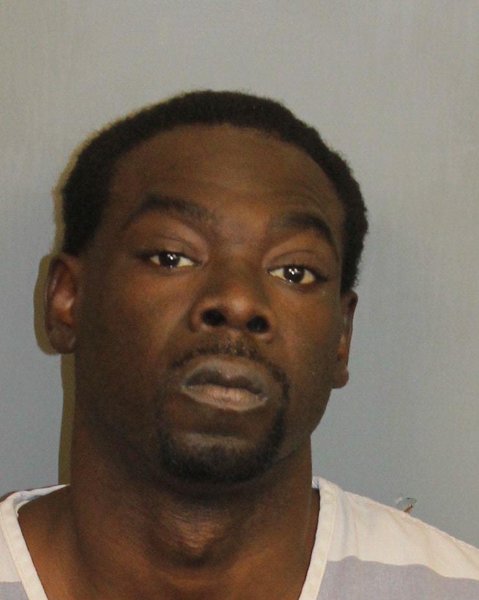 Mugshot of DESMOND L CAMPBELL