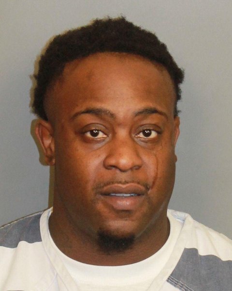 Mugshot of COURTNEY DEON LEWIS