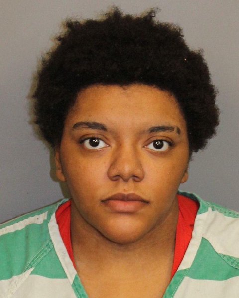 Mugshot of GIOVONNIE RENEE CLAPP