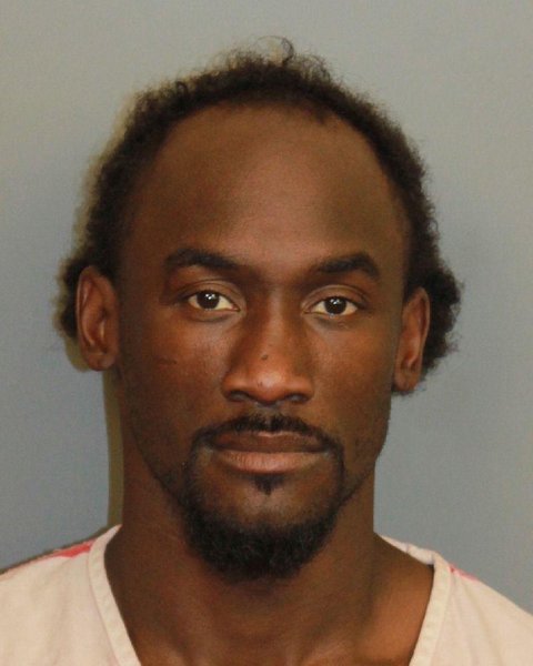 Mugshot of DAQUINTIN LAMAR LOGAN