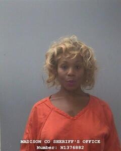 Mugshot of DOMINQUE R SUTTON