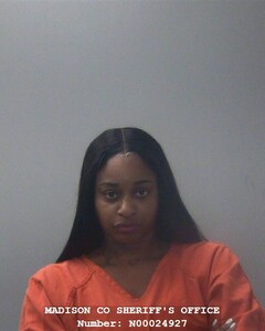 Mugshot of TIANA D ANDERSON