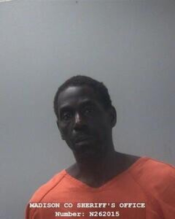Mugshot of DERON L ROBERTS