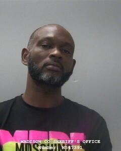 Mugshot of LEONARDO C ROBINSON