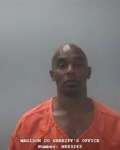Mugshot of YARMIYAOHU JOHNSON