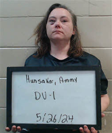 Mugshot of AMMY HUNSACKER