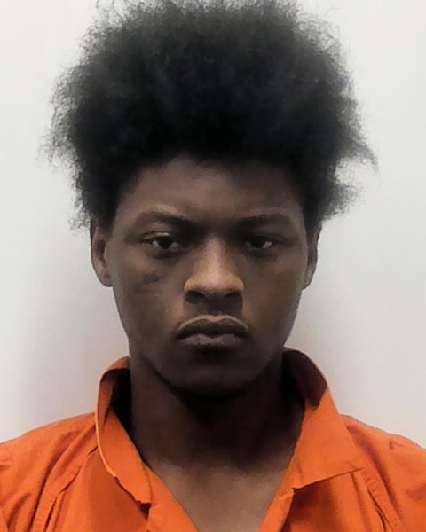 Mugshot of DEANDRE NYQUAN LUCAS