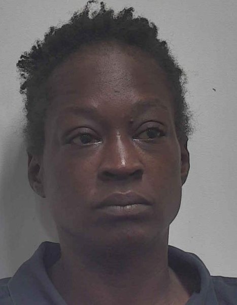 Mugshot of LEONICIA LASHON HOLMES