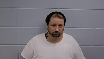 Mugshot of BRANDON W SMITH