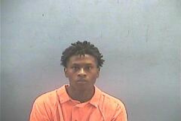 Mugshot of DAVARIOUS D TAYLOR