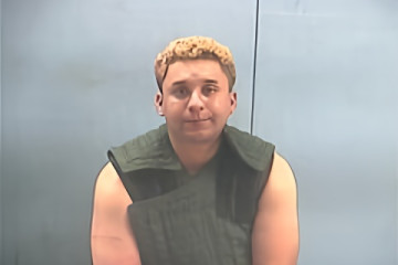 Mugshot of VICTOR JOEL COLON