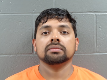 Mugshot of EZEQUIEL DOMINGUEZ