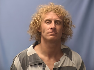 Mugshot of MARCUS SUTLIFF