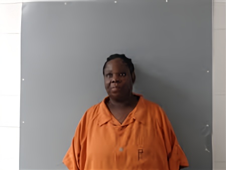Mugshot of LATONYA RENEE MOORE