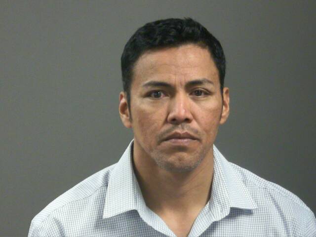 Mugshot of HENRY HERNANDEZ-PARADA