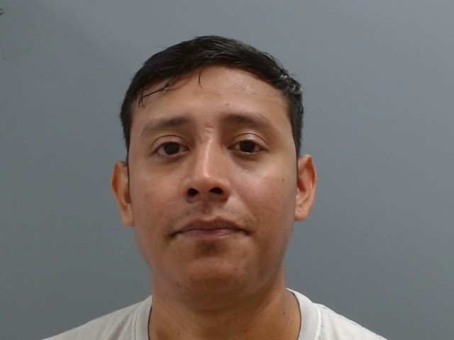 Mugshot of LESTER BRAN HERNANDEZ