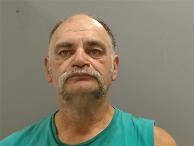 Mugshot of BOBBY REYNOLDS