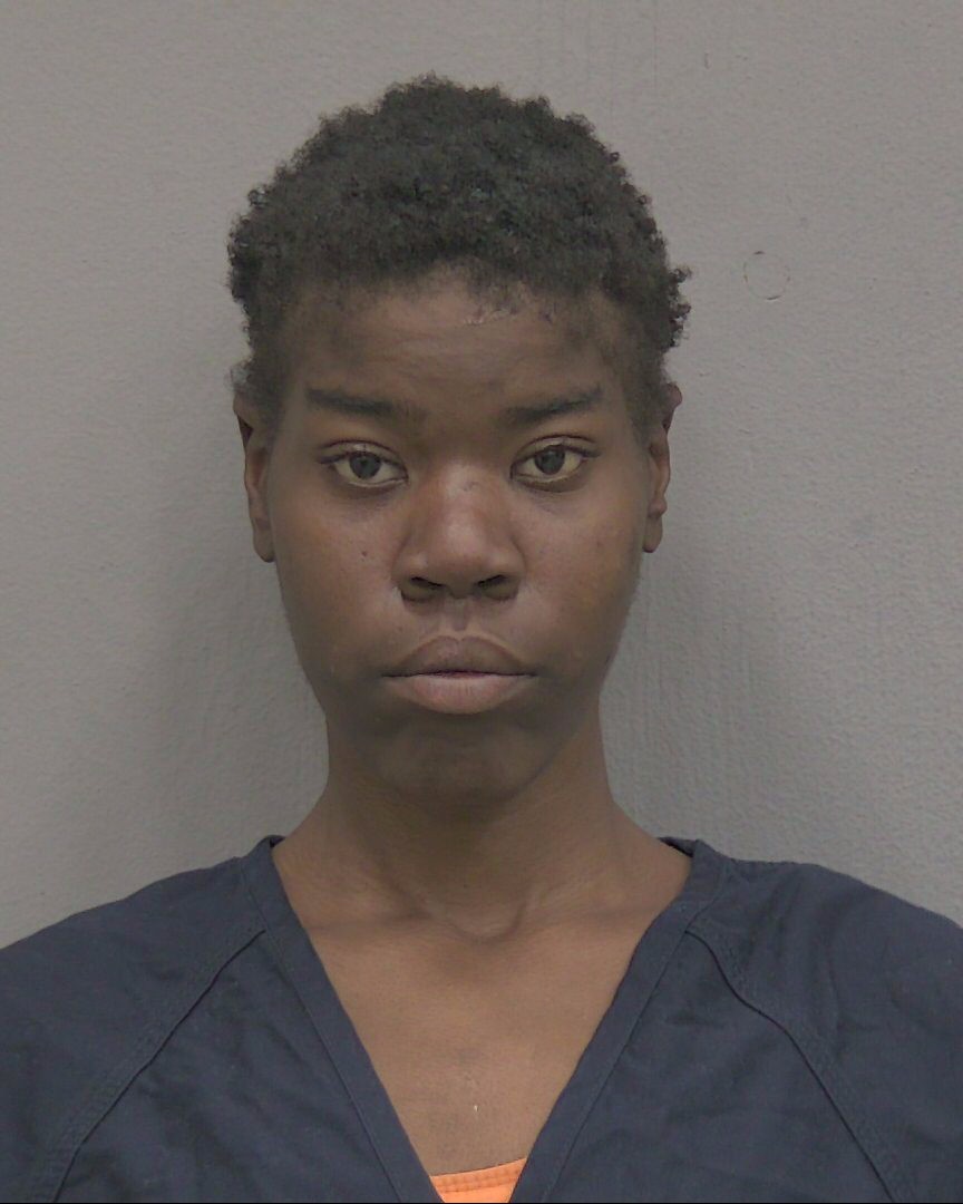 Mugshot of LATEVIA SADE LEWIS