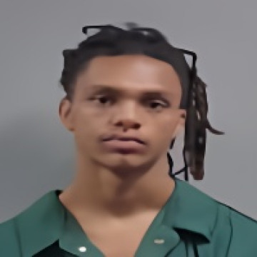 Mugshot of LADAVION TYSHAWN ORTIZ