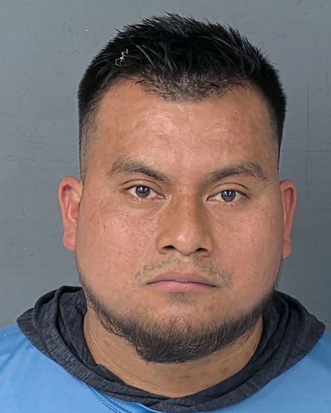 Mugshot of ARMANDO CARMELINO PEREZ VELAZQUEZ