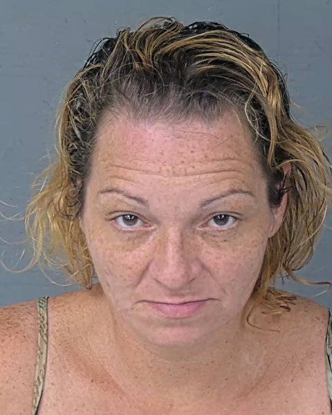 Mugshot of AMBER MAY OXENDINE