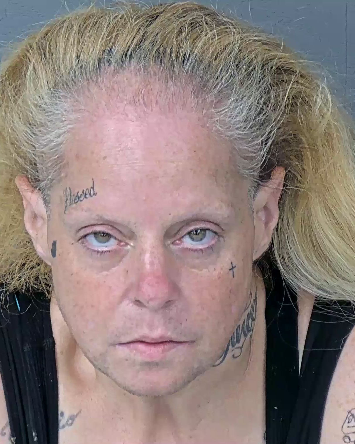 Mugshot of ELIZABETH ASHLEY MARIE ALMOND