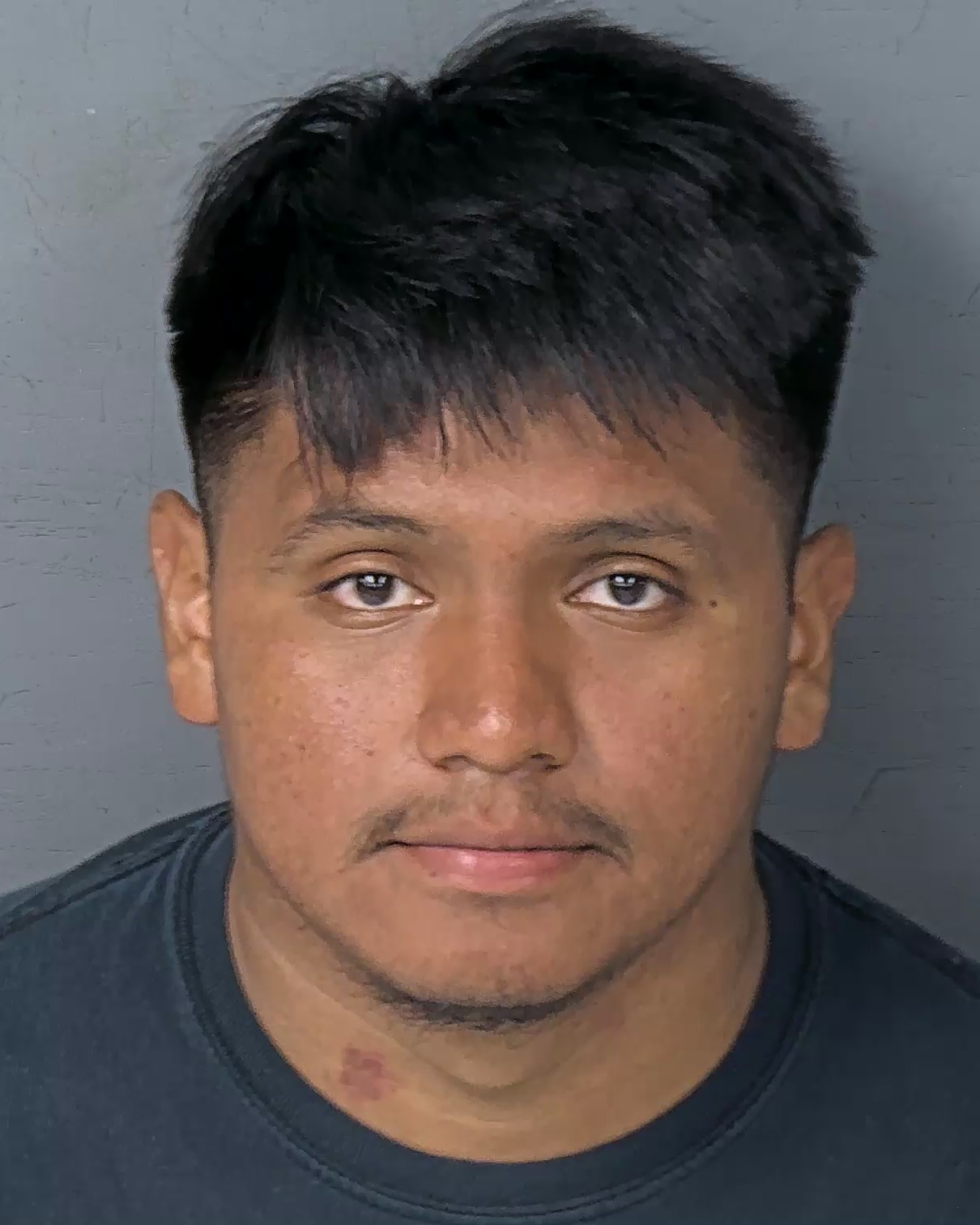 Mugshot of ESVIN FUENTES OSIEL OROZCO