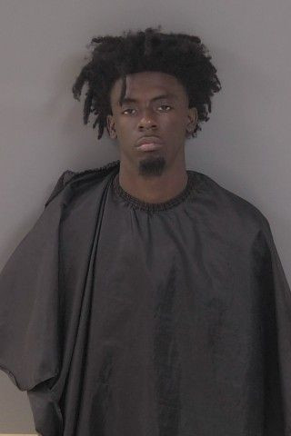 Mugshot of LOVERIDDE VARANSKI ANTONIO LEE Jr