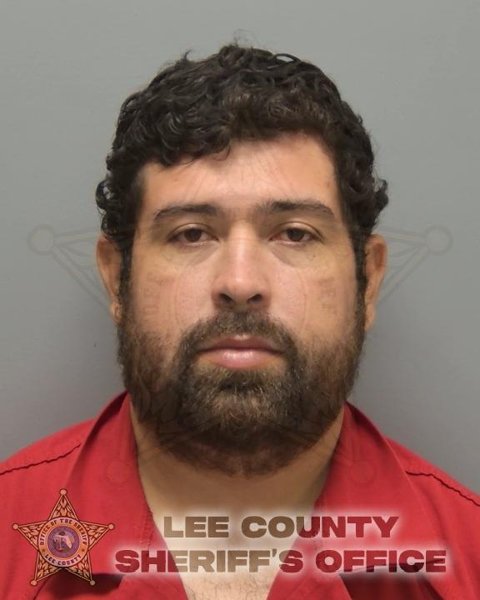 Mugshot of CARLOS YHONATTAN ROLDAN ROJAS