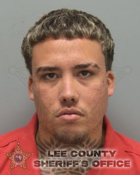 Mugshot of JONATHAN SANTIAGO HERNANDEZ