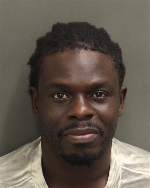 Mugshot of CARLOS RAYNARD ROBERTS