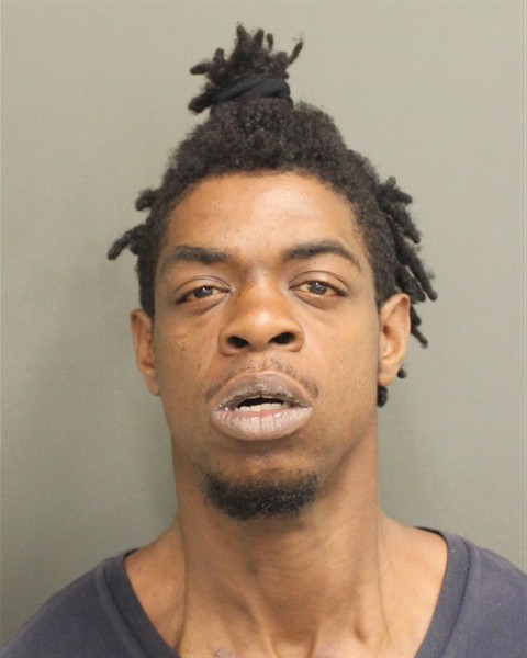 Mugshot of QUANTERRIUS TORREAL ROBERTS