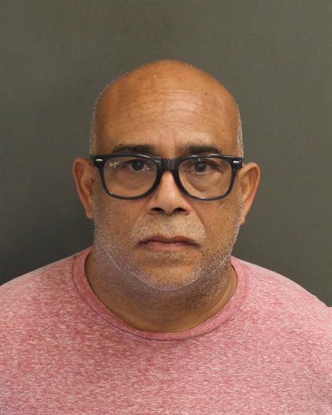 Mugshot of JORGE LUIS FLORES