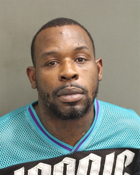 Mugshot of STEVEN OSHAY ROBINSONVALDES