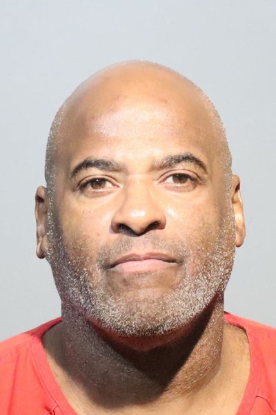 Mugshot of LONNIE TRAMAN ROBINSON