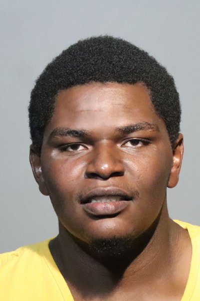 Mugshot of TRAVON ANTHONY ROBERTS