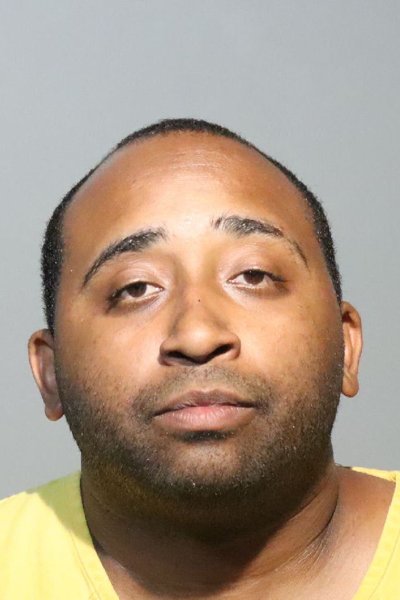 Mugshot of JARRETT GERAD HOLLOMAN