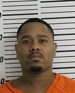 Mugshot of WATSON SHAQUILLE LENEZE SR